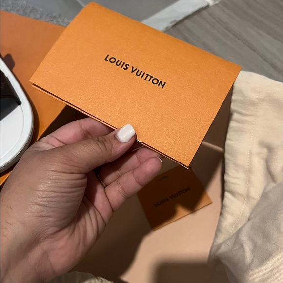 Louis Vuitton Sandals |SLIDES Authentic - Picture 11 of 12